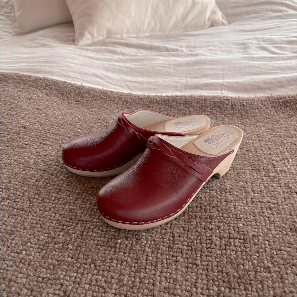 Stylish oxblood Leather Mules